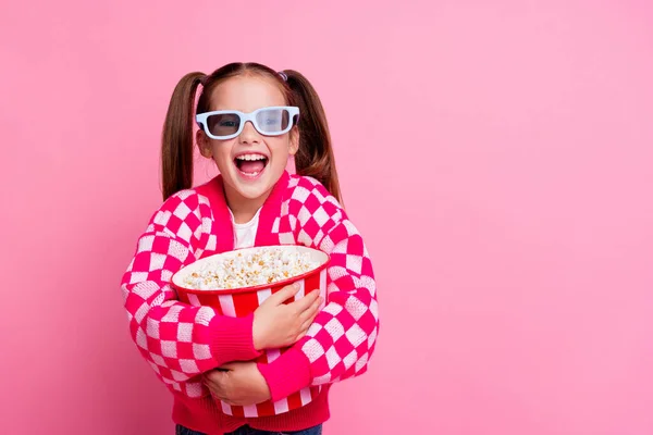 Photo Fascinated Excited Cheerful Girl Hands Hold Hug Basket Popcorn — Stock Photo, Image