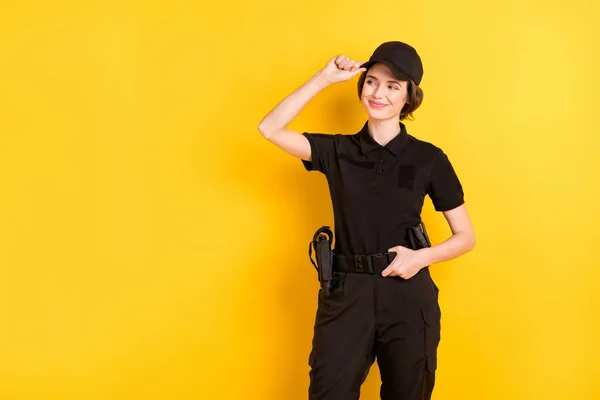 Foto Van Gelukkig Goed Humeur Mooie Mooie Politievrouw Zwart Uniform — Stockfoto