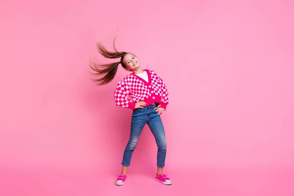 Retrato Chica Buen Humor Con Colas Caballo Revoloteando Usar Suéter —  Fotos de Stock