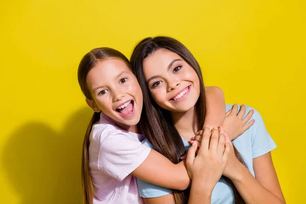 Photo Cheerful Impressed Small Siblings Dressed Shirts Having Fun Embracing — Stock Photo, Image