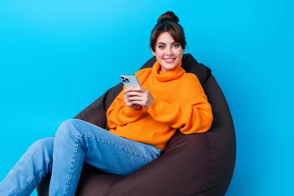 Photo Cheerful Pretty Lady Wear Knitted Pullover Sitting Bean Bag — Stock Photo, Image