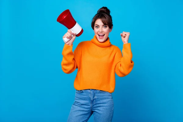 Photo Lucky Excited Woman Dressed Orange Sweater Rising Fist Announcing — Stock Photo, Image
