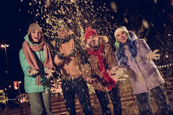 Photo Young People Love Winter Atmosphere Throwing Snow Camera Excited — Stock Photo, Image