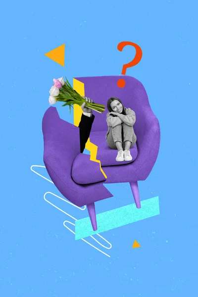 Вертикальный Коллаж Прекрасной Девушки Сидящей Фиолетовом Диване Вопросом Бойфренд Сделать — стоковое фото