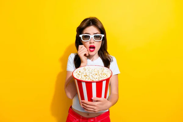 Portrait Frightened Girl Retro Hairdo Wear Shirt Glasses Hold Popcorn — Stock Photo, Image