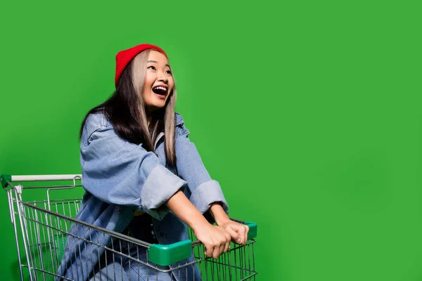 Photo Portrait Attractive Young Woman Shopping Cart Ride Look Empty — Stock Photo, Image
