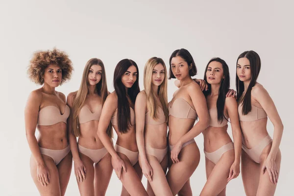 Foto Grup Wanita Cantik Iklan Lingerie Tidak Ada Konsep Tubuh — Stok Foto