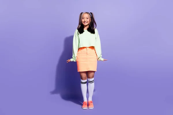 Plná Velikost Fotografie Rozkošné Korejské Dívky Culíky Účes Nosit Nadměrnou — Stock fotografie