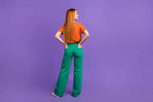 Rear Photo Red Hair Woman Orange Shirt Put Arms Trousers — Stock Photo, Image