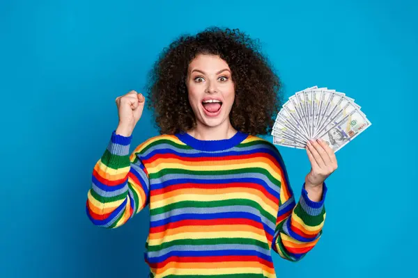 Foto Retrato Menina Bonita Levantar Punho Dinheiro Ventilador Ganhar Loteria — Fotografia de Stock
