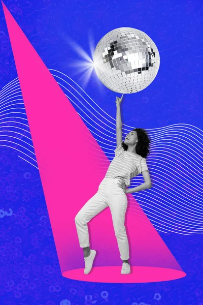 Вертикальный Творческий Коллаж Образ Веселых Молодых Девушек Возбужденный Танцевальный Клуб — стоковое фото