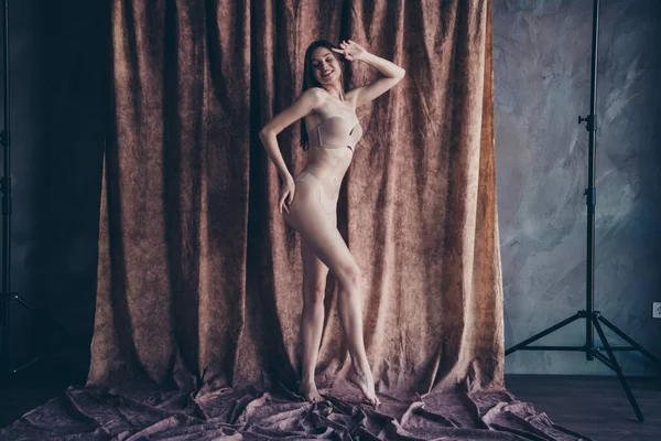 Unretouched Photo Slender Thin Girl Posing Enjoying Perfect Body Isolated — Stock Photo, Image