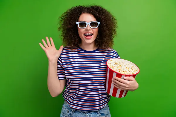 Photo Astonished Cheerful Person Raise Hand Hold Popcorn Watch Movie — Stock Photo, Image