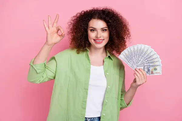 Foto Retrato Atraente Jovem Mulher Segurar Dinheiro Ventilador Mostrar Símbolo — Fotografia de Stock