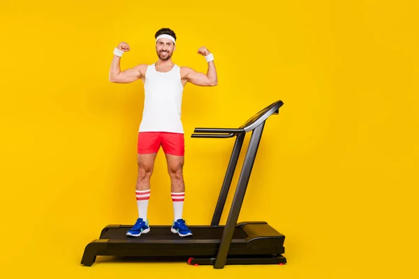 Full Body Portrait Muscular Handsome Man Stand Treadmill Flexing Biceps — Stock Photo, Image