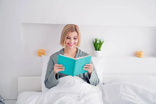 Photo Portrait Blonde Attractive Young Woman Sit Bed Read Book — Stock Photo, Image