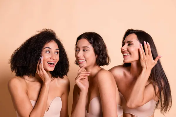 Photo Shiny Good Mood Women Wear Lingerie Retouch Pimple Skin — Stock Photo, Image
