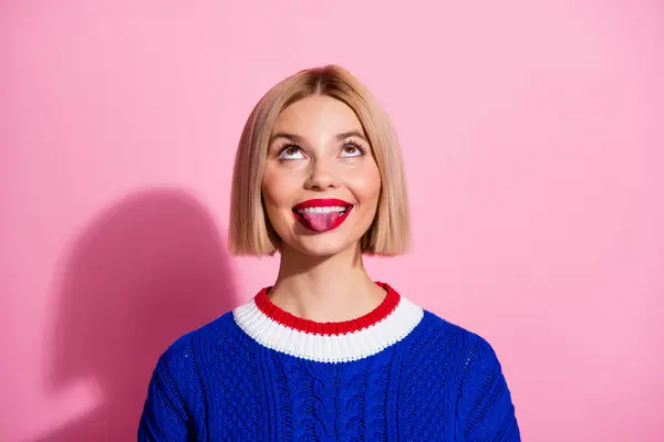 Foto Porträt Von Hübschen Jungen Mädchen Zunge Nach Oben Schauen — Stockfoto