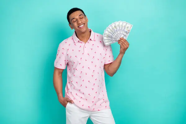 Retrato Legal Satisfeito Engraçado Homem Desgaste Flamingo Impressão Shirt Segurar — Fotografia de Stock