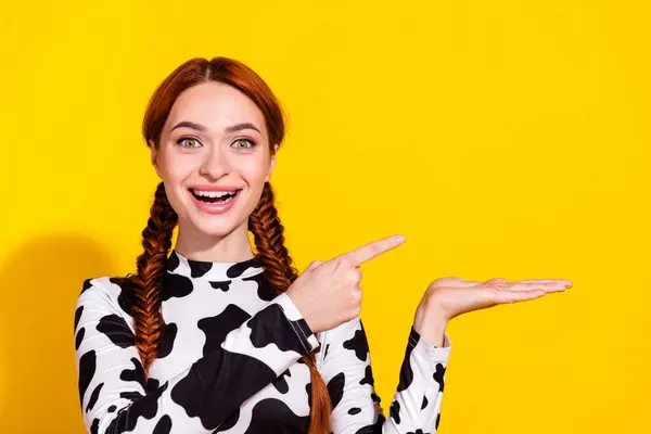 Photo Excited Funky Woman Wear Cow Skin Top Holding Arm — Stock Photo, Image