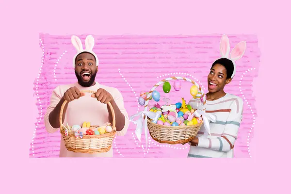 興奮したカップルの複合コラージュ画像は イースター招待状を祝う卵のバスケット奇妙な異常なファンタジーの看板 — ストック写真