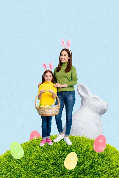 Vertical Creative Cute Family Mother Daughter Hold Eggs Basket Celebrate — Stock Photo, Image