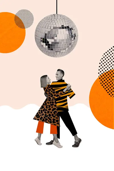 Arte Colagem Vertical Criativa Roupas Impressão Leopardo Casal Jovem Dançando — Fotografia de Stock