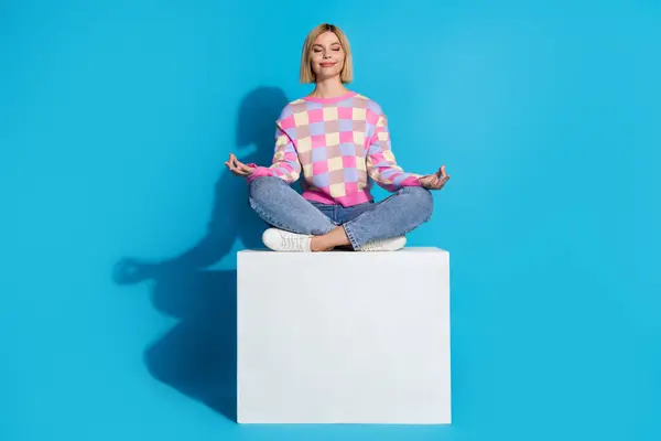 Full Size Photo Relaxed Satisfied Woman Dressed Colorful Sweater Sit — Stock Photo, Image