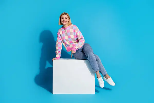 Full Size Photo Positive Cute Woman Dressed Sweater Directing Empty — Stock Photo, Image