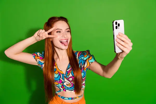 Photo Portrait Attractive Young Woman Sign Tongue Out Selfie Photo — Stock Photo, Image