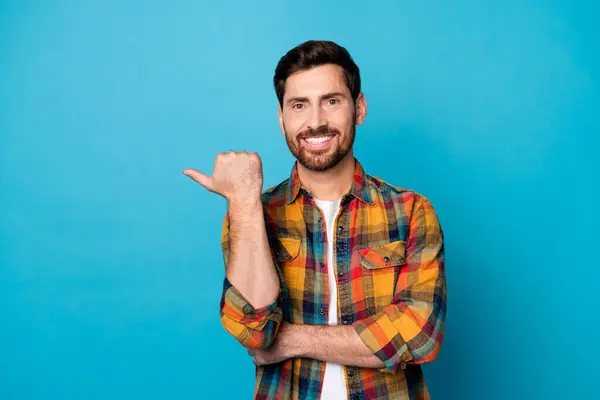 Porträt Eines Zufriedenen Coolen Typen Mit Stoppeln Trägt Kariertes Hemd — Stockfoto