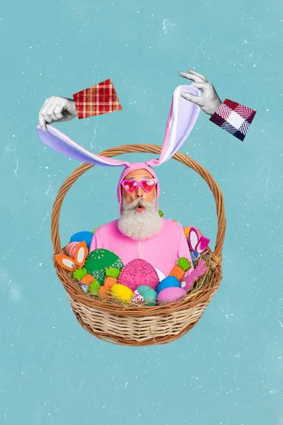 古い男ピンクのウサギの衣装の手の創造的な抽象的なテンプレートのコラージュは耳のバスケットの卵のイースターの概念の掲示板漫画を最低に握ります — ストック写真