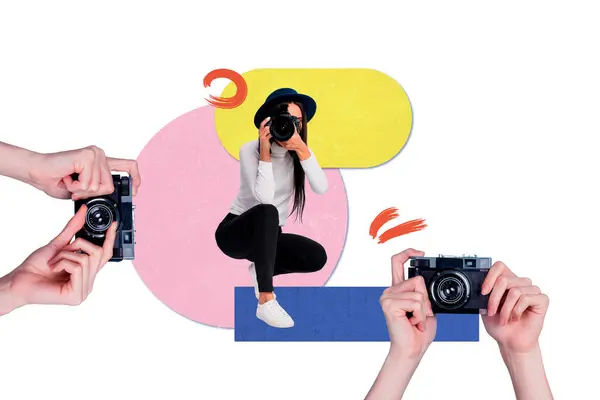 女孩手持相机的复合拼贴图像狗仔队手握老式镜头拍照记者人群在彩绘背景下被隔离 — 图库照片