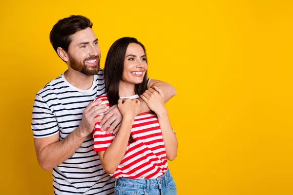 Photo Portrait Lovely Young Couple Hugging Look Empty Space Wear — Stock Photo, Image