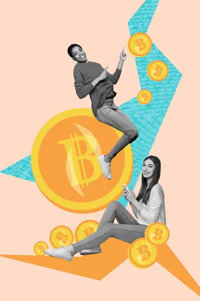 Collage Verticale Giovani Ragazze Felici Bitcoin Gettoni Oro Investitori Commercianti — Foto Stock