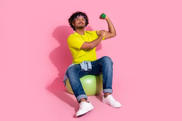 Photo Nice Strong Sporty Man Wear Stylish Yellow Clothes Touch — Stock Photo, Image