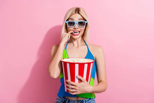 Photo Excited Girl Bob Hairdo Dressed Colorful Tank Hold Popcorn Royalty Free Stock Images