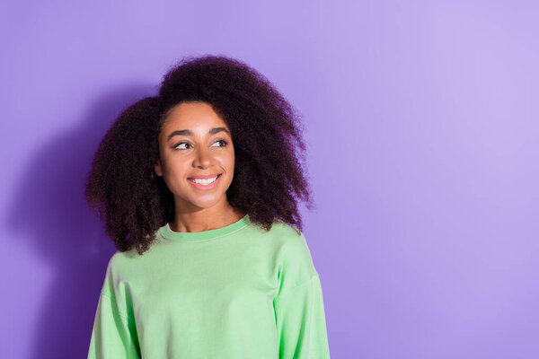 Photo Young American Teenage Girl Chevelure Hairstyle Wearing Green Top Stock Image