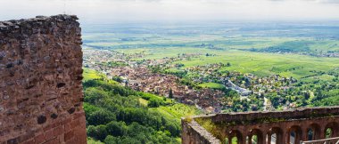 Ribeauville Panoraması Yazın çekildi