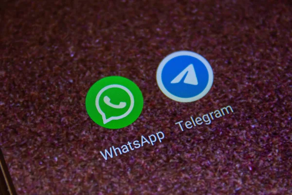 Iconos Aplicaciones Whatsapp Telegram Pantalla Del Teléfono Inteligente Aplicaciones Mensajería —  Fotos de Stock