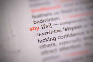 Sözlük sayfasında utangaçlığın tanımı.