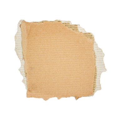 Karton parça beyaz arka planda izole edilmiş. Yırtık kartonların üst görünümü.