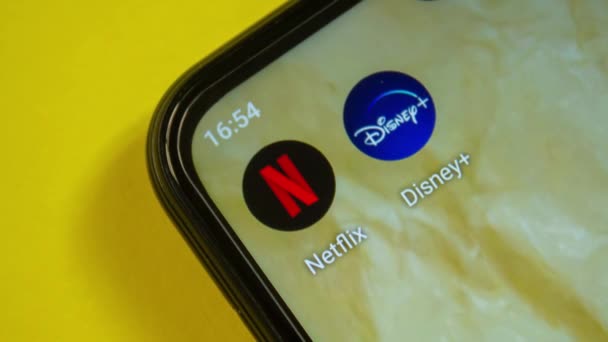 Netflix Disney Icon Phone Screen Popular Streaming Platforms Afyonkarahisar Turkey — 图库视频影像