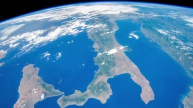 İtalya 'nın uydu görüntüsü. Akdeniz, Sicilya Adası ve Avrupa kıtası uzaydan görüldüğü gibi. NASA tarafından desteklenen bu videonun elementleri.