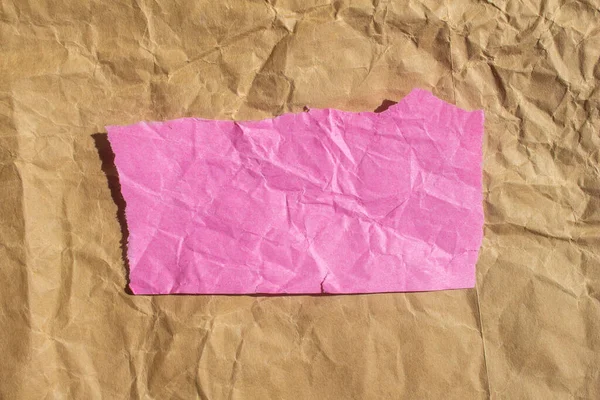 Zmačkaný Růžový Papír Roztrhaný Kus Papíru Kopírovacím Prostorem — Stock fotografie