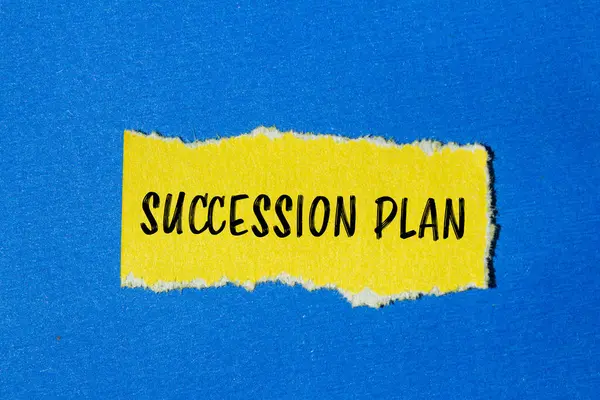 Successieplan Woorden Geschreven Gescheurd Geel Papier Met Blauwe Achtergrond Conceptueel Stockfoto