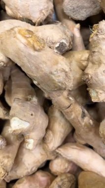 Pazar yerinde satılık kızılların yakın çekimi