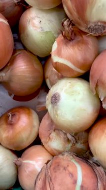 Pazar yerinde satılık soğanların kapanışı