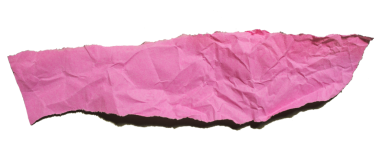 Şeffaf arkaplan üzerine buruşturulmuş pembe kağıt parçası, kağıt yırtılması tasarım ögesini çıkarır