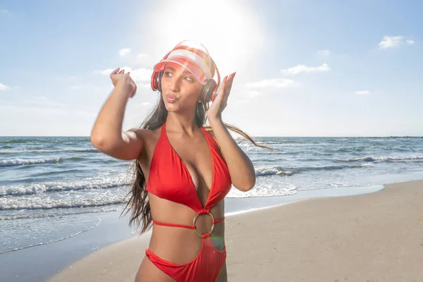 Photo Shoot Beautiful Young Woman Posing Wearing Red Sea Costume — Φωτογραφία Αρχείου